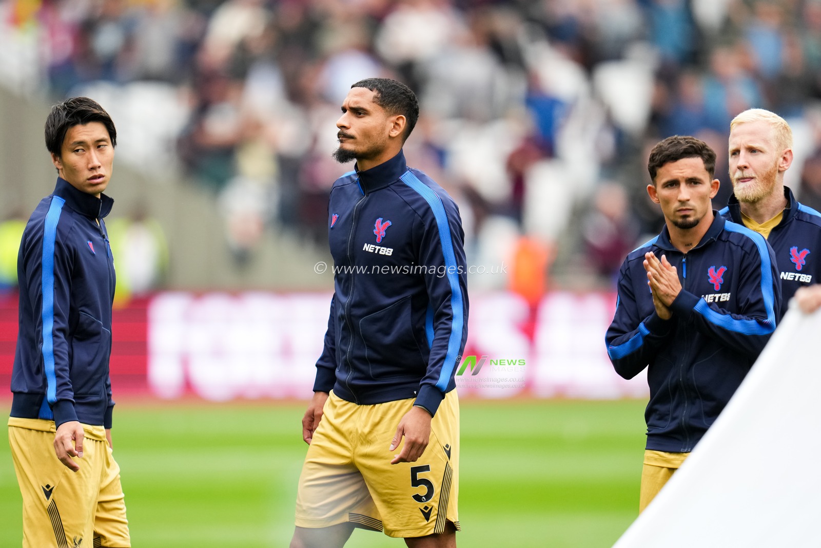 Crystal Palace players ahead of the Premier League match West Ham United vs Crystal Palace at London Stadium, London, United Kingdom, 20th September 2025

(Photo by Harvey Murphy/News Images)