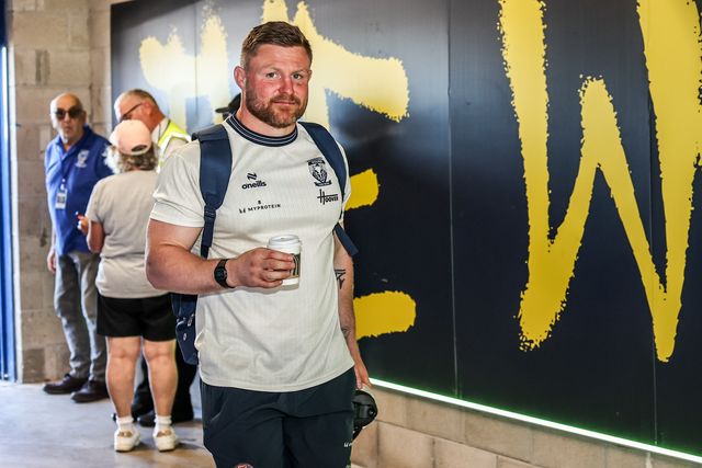 Luke Yates of Warrington Wolves arrives during the Betfred Super League round 12 match Warrington Wolves vs Bradford Bulls at The Halliwell Jones Stadium, Warrington, United Kingdom on 24 May 2026

(Photo by Alfie Cosgrove/News Images)