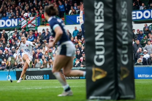Holly Aitchison of England Women converts the try to make the score 21-0 during the 2025 Guinness Womenâ€™s 6 Nations match England vs Scotland at Mattioli Woods Welford Road Stadium, Leicester, United Kingdom, 19th April 2025

(Photo by Izzy Poles/News Images)