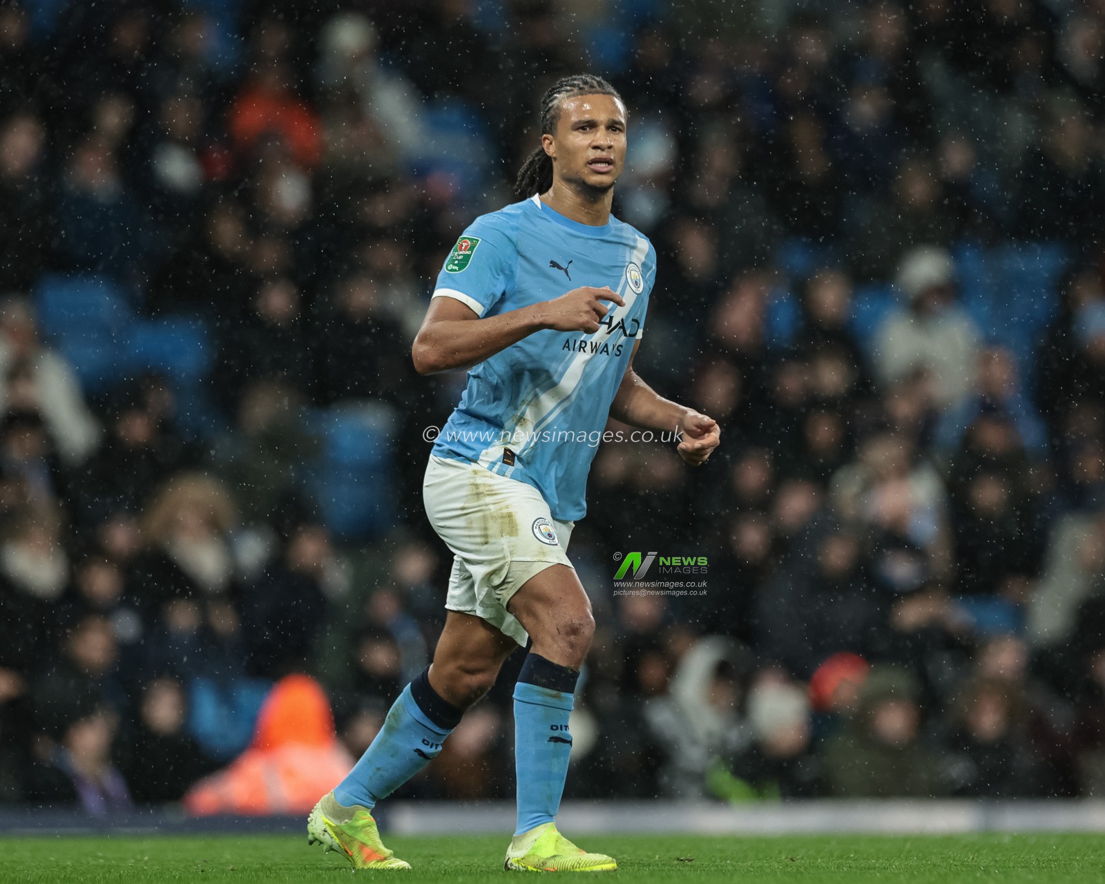 Nathan Ake of Manchester City during the Carabao Cup Quarter Final match Manchester City vs Brentford at Etihad Stadium, Manchester, United Kingdom, 17th December 2025

(Photo by Mark Cosgrove/News Images)

*** GER AUT SUI OUT ***