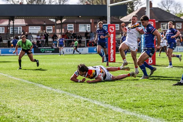 Betfred Super League round 8 Wakefield Trinity v Bradford Bulls