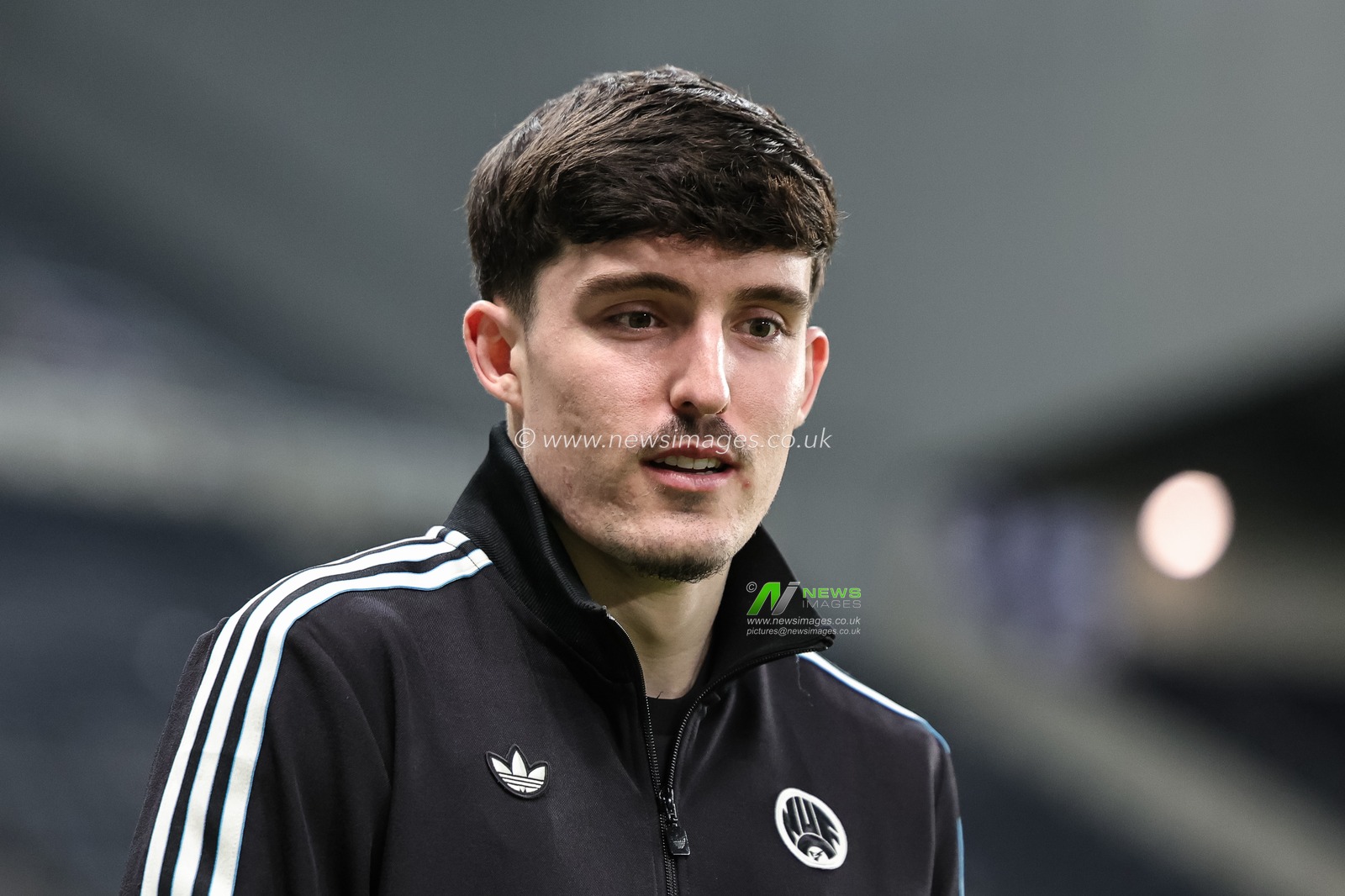Tino Livramento of Newcastle Untied arrives during the Premier League match Newcastle United vs Leeds United at St. James's Park, Newcastle, United Kingdom, 7th January 2026

(Photo by Mark Cosgrove/News Images)

*** GER AUT SUI OUT ***