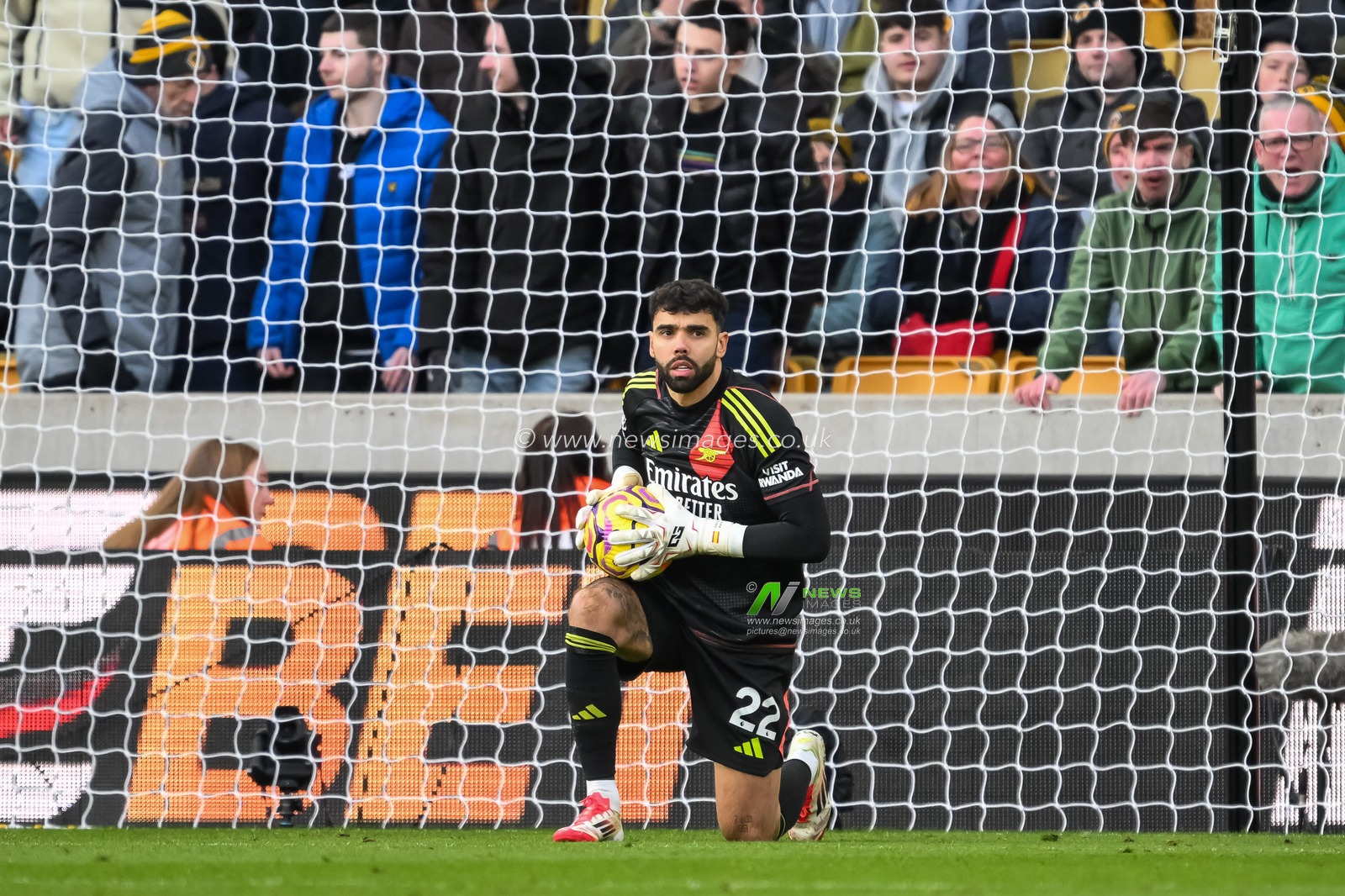 David Raya of Arsenal in action with the ball during the Premier League match Wolverhampton Wanderers vs Arsenal at Molineux, Wolverhampton, United Kingdom, 25th January 2025

(Photo by Craig Thomas/News Images)