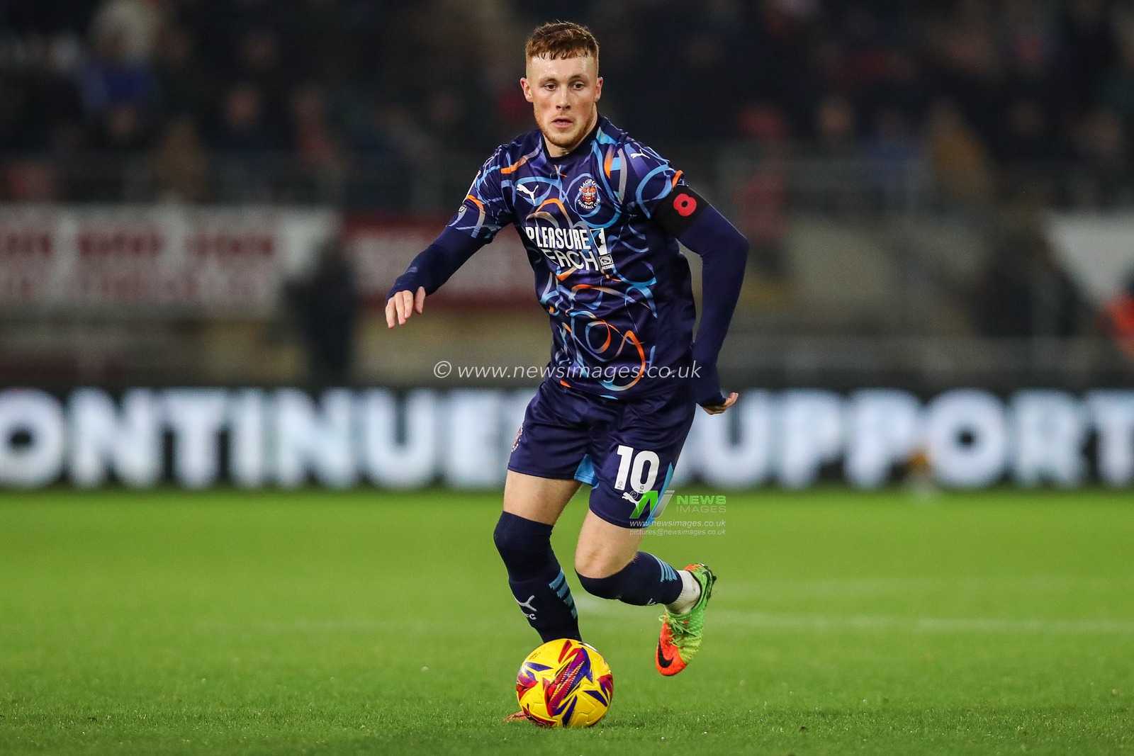 Sonny Carey of Blackpool runs with the ball during the Sky Bet League 1 match Leyton Orient vs Blackpool at Gaughan Group Stadium, London, United Kingdom, 9th November 2024

(Photo by Izzy Poles/News Images)