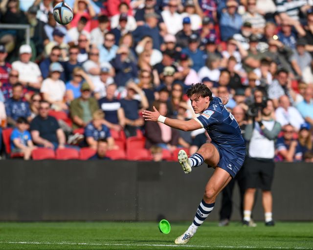 Tom Jordan of Bristol Bears take a conversion during the Gallagher PREM match Bristol Bears vs Saracens at Ashton Gate, Bristol, United Kingdom on 09 May 2026

(Photo by Alex Williamson/News Images)
