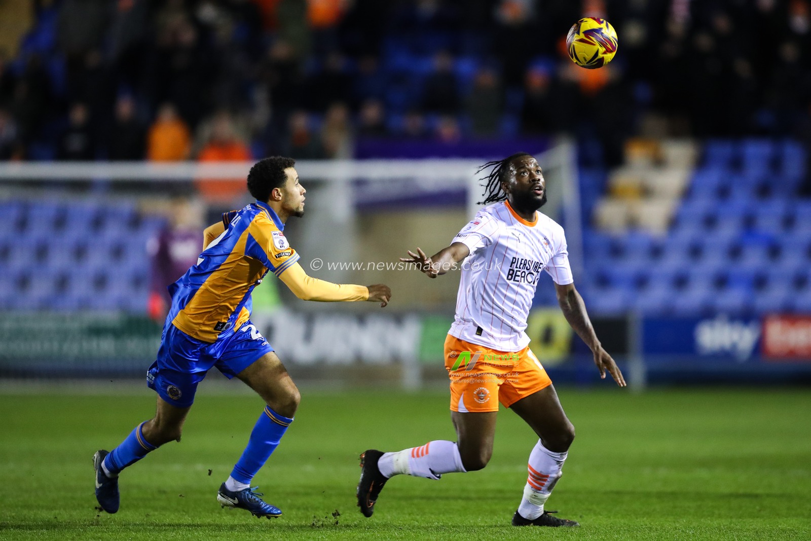 Josh Onomah of Blackpool in action during the Sky Bet League 1 match Shrewsbury Town vs Blackpool at Croud Meadow, Shrewsbury, United Kingdom, 4th December 2024

(Photo by Gareth Evans/News Images)