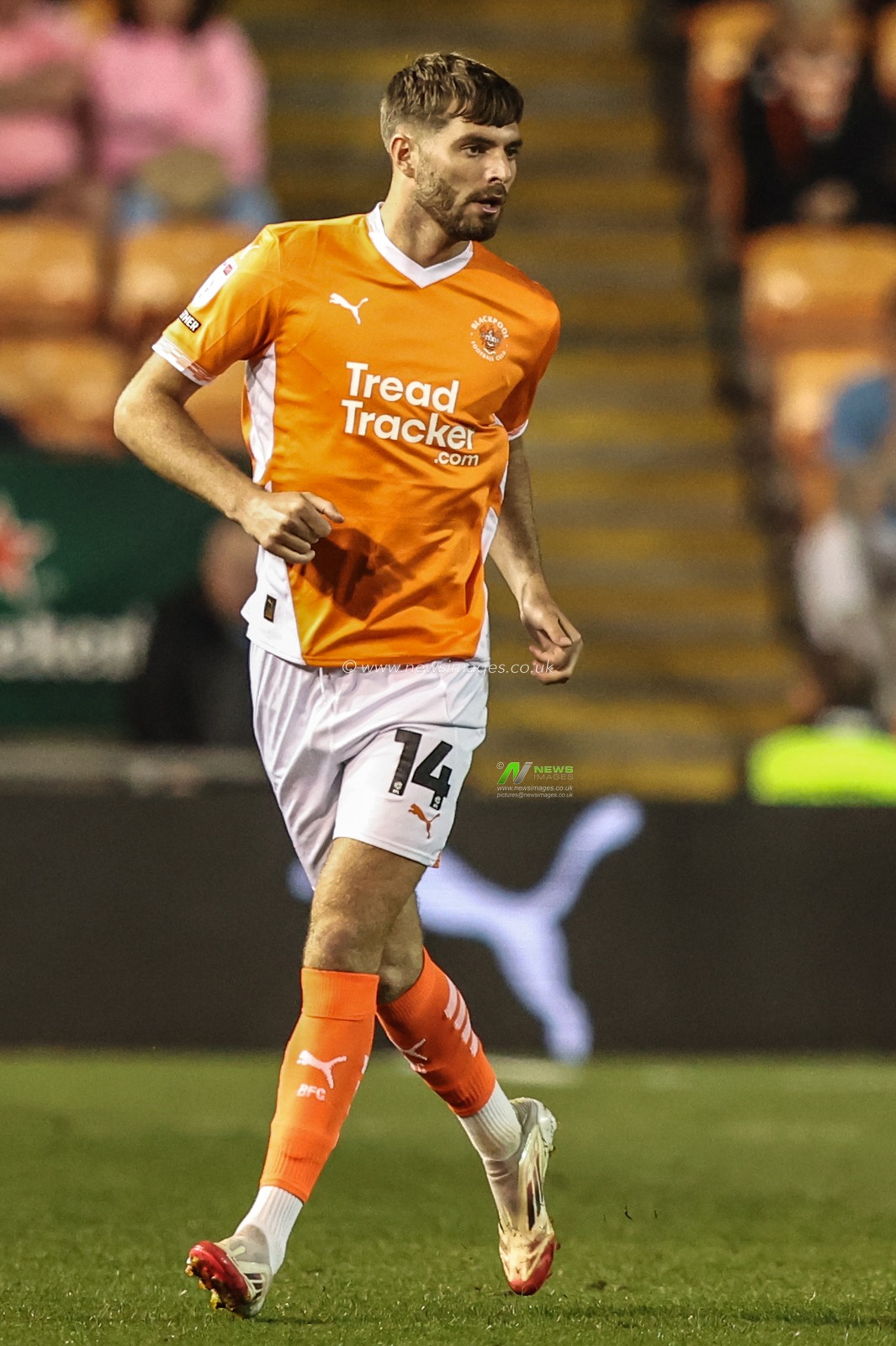 Tom Bloxham of Blackpool during the Sky Bet League 1 match Blackpool vs Birmingham City at Bloomfield Road, Blackpool, United Kingdom, 30th April 2025

(Photo by Alfie Cosgrove/News Images)