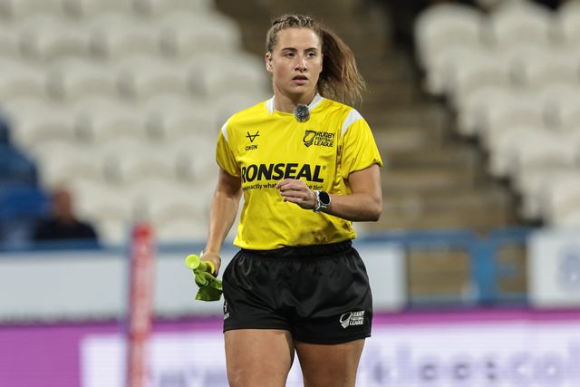 Touch Judge Tara Jones during the Betfred Super League Round 25 match Huddersfield Giants vs Leeds Rhinos at Accu Stadium, Huddersfield, United Kingdom, 4th September 2025

(Photo by Mark Cosgrove/News Images)