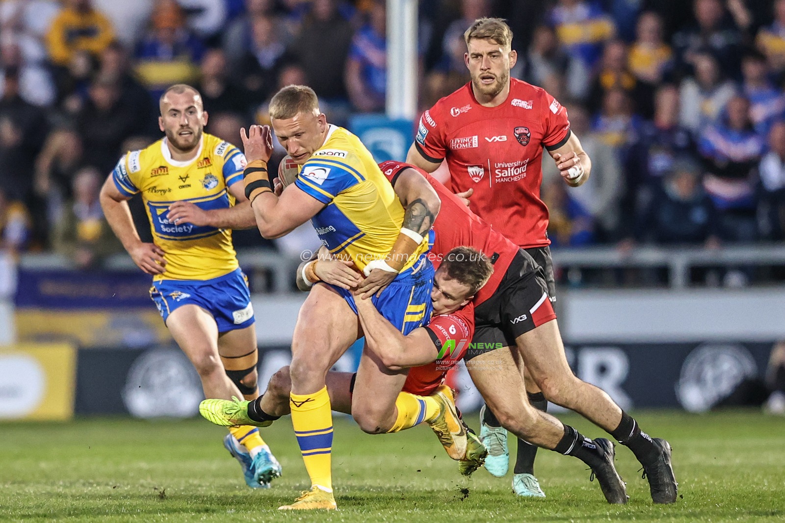 Mikolaj Oledzki of Leeds Rhinos in action during the game during the Betfred Super League match Salford Red Devils vs Leeds Rhinos at Salford Community Stadium, Eccles, United Kingdom, 10th April 2025

(Photo by Alfie Cosgrove/News Images)