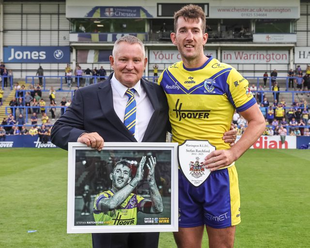 Warrington Wolves Chairman Stuart Middleton presents Stefan Ratchford of Warrington Wolves with a picture and a plaque on his final home game as he announces his retirement during the Betfred Super League Round 25 match Warrington Wolves vs Leigh Leopards at Halliwell Jones Stadium, Warrington, United Kingdom, 6th September 2025

(Photo by Mark Cosgrove/News Images)