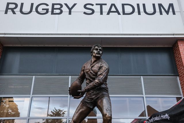 The John S. Holmes statue outside Headingley during the Betfred Super League round 26 match Leeds Rhinos vs Catalans Dragons at Headingley Stadium, Leeds, United Kingdom, 11th September 2025

(Photo by Alfie Cosgrove/News Images)