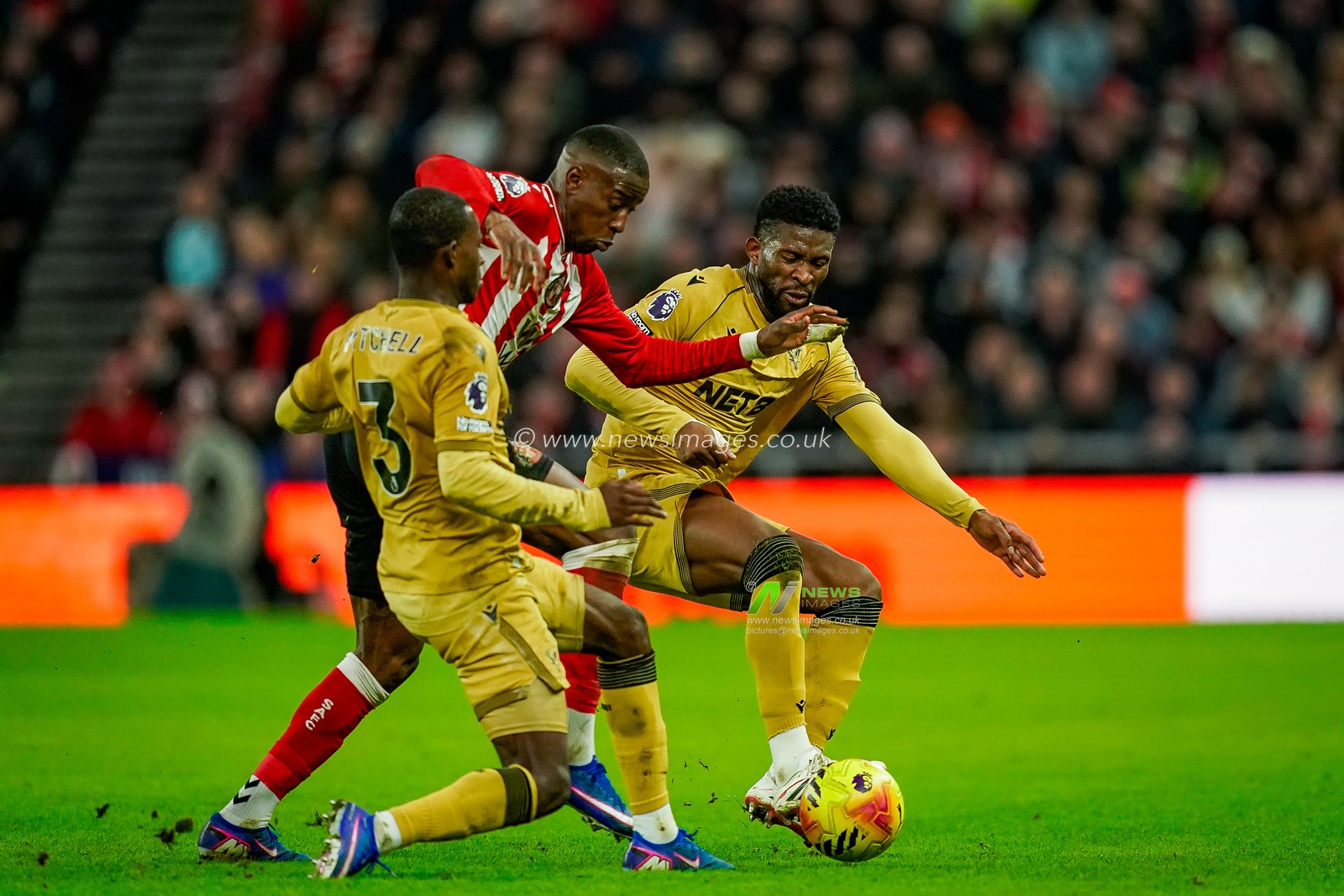 Nordi Mukiele of Sunderland is tacked by Tyrick Mitchell of Crystal Palace during the Premier League match Sunderland vs Crystal Palace at Stadium Of Light, Sunderland, United Kingdom, 17th January 2026

(Photo by Maynard Manyowa/News Images)