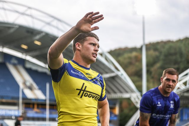 Jake Thewlis of Warrington Wolves in the pregame warmup session during the Betfred Super League Round 23 match Huddersfield Giants vs Warrington Wolves at Accu Stadium, Huddersfield, United Kingdom, 24th August 2025

(Photo by Alfie Cosgrove/News Images)