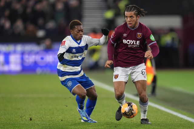 Ezra Mayers of West Ham United and Karamoko Dembélé of Queens Park Rangers during the Emirates FA Cup Third Round match West Ham United vs Queens Park Rangers at London Stadium, London, United Kingdom, 11th January 2026

(Photo by Harvey Murphy/News Images)