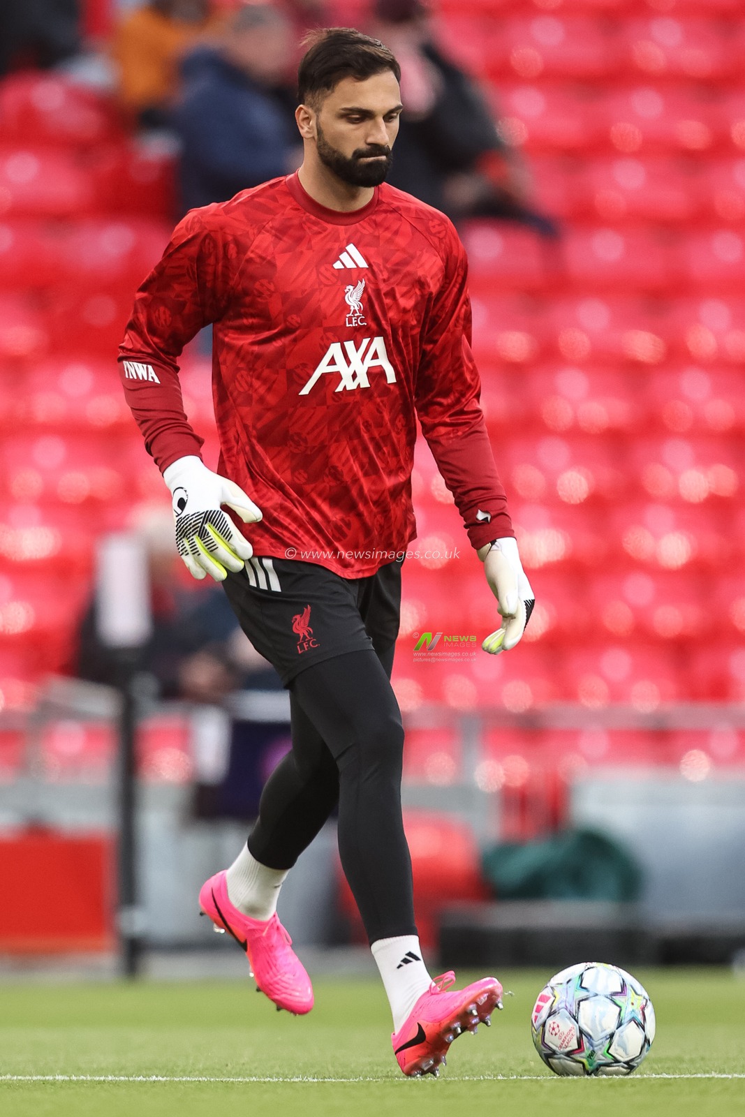 Liverpool goalkeeper Giorgi Mamardashvili in the pregame warmup session during the UEFA Champions League Matchday 1 of 8 match Liverpool vs Atletico Madrid at Anfield, Liverpool, United Kingdom on 09 September 2026

(Photo by Alfie Cosgrove/News Images)