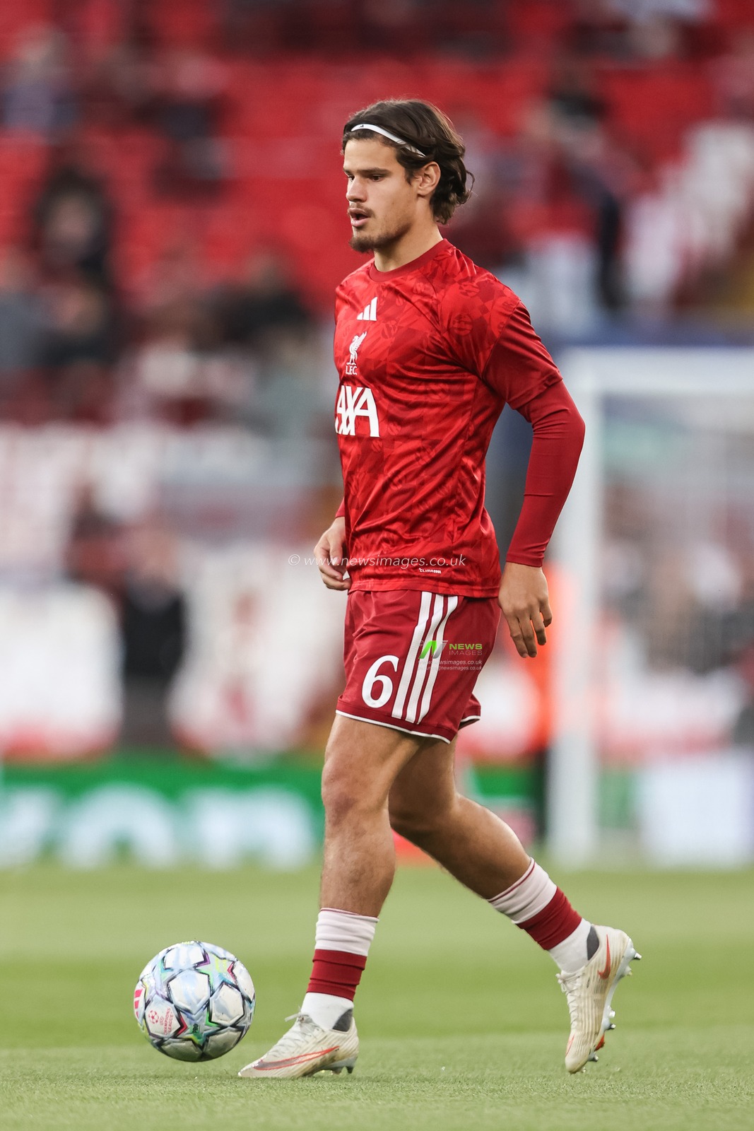 Milos Kerkez of Liverpool in the pregame warmup session during the UEFA Champions League Matchday 1 of 8 match Liverpool vs Atletico Madrid at Anfield, Liverpool, United Kingdom on 09 September 2026

(Photo by Alfie Cosgrove/News Images)