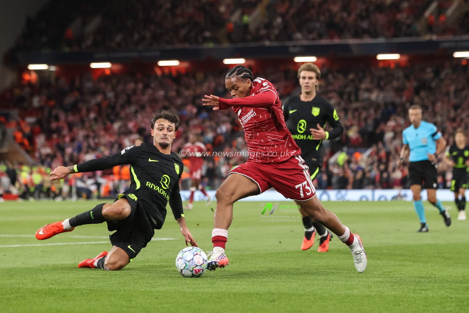 Marc Pubill of Atlético Madrid fouls Rio Ngumoha of Liverpool during the UEFA Champions League Matchday 1 of 8 match Liverpool vs Atletico Madrid at Anfield, Liverpool, United Kingdom on 09 September 2026

(Photo by Alfie Cosgrove/News Images)
