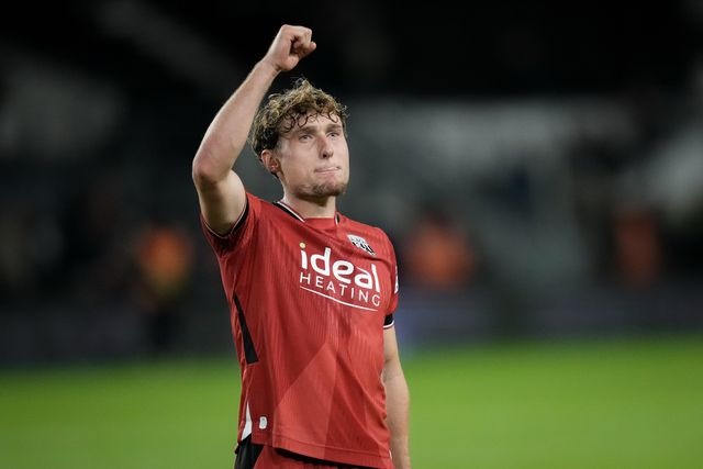 Callum Styles of West Bromwich Albion applauds the fans after the final whistle during the Sky Bet Championship match Derby County vs West Bromwich Albion at Pride Park Stadium, Derby, United Kingdom on 09 September 2026

(Photo by Maynard Manyowa/News Images)
