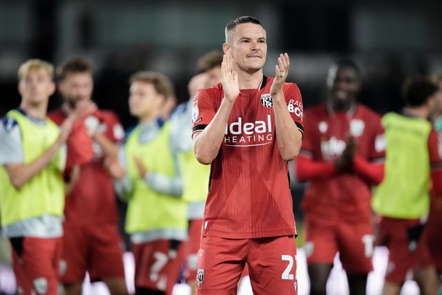 Isaac Price of West Bromwich Albion applauds the fans after the final whistle  during the Sky Bet Championship match Derby County vs West Bromwich Albion at Pride Park Stadium, Derby, United Kingdom on 09 September 2026

(Photo by Maynard Manyowa/News Images)