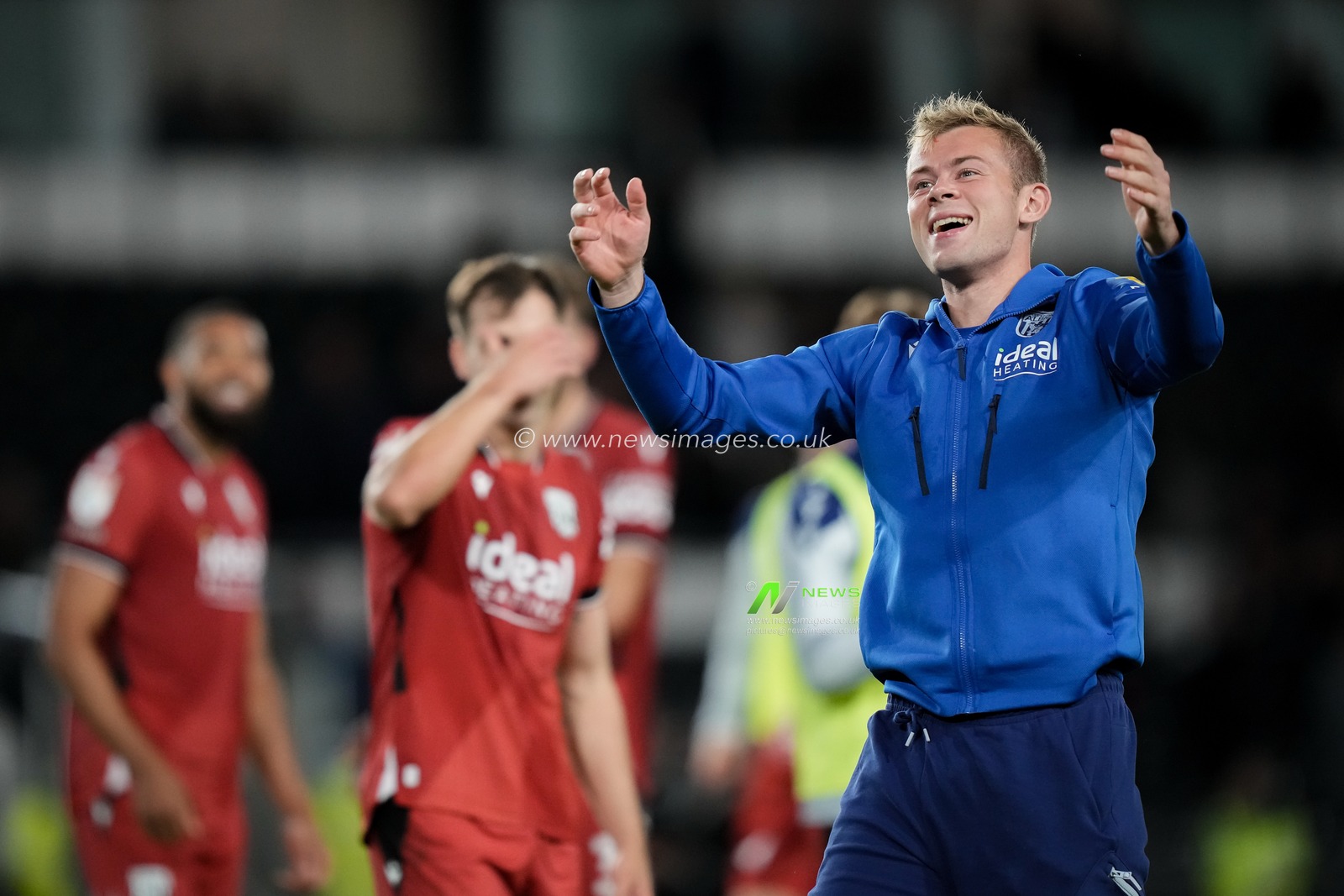 Aune Heggebø of West Bromwich Albion applauds the fans after the final whistle  during the Sky Bet Championship match Derby County vs West Bromwich Albion at Pride Park Stadium, Derby, United Kingdom on 09 September 2026

(Photo by Maynard Manyowa/News Images)