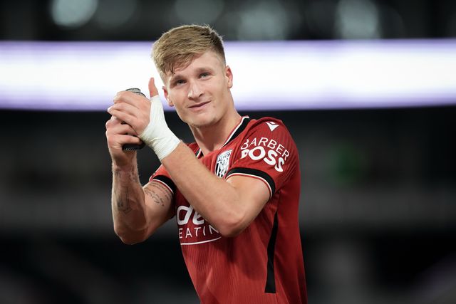Jimmy Jay-Morgan of West Bromwich Albion applauds the fans after the final whistle  during the Sky Bet Championship match Derby County vs West Bromwich Albion at Pride Park Stadium, Derby, United Kingdom on 09 September 2026

(Photo by Maynard Manyowa/News Images)