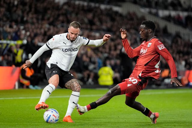 Joe Ward of Derby County dribbles past Rabby Nzingoula of West Bromwich Albion during the Sky Bet Championship match Derby County vs West Bromwich Albion at Pride Park Stadium, Derby, United Kingdom on 09 September 2026

(Photo by Maynard Manyowa/News Images)