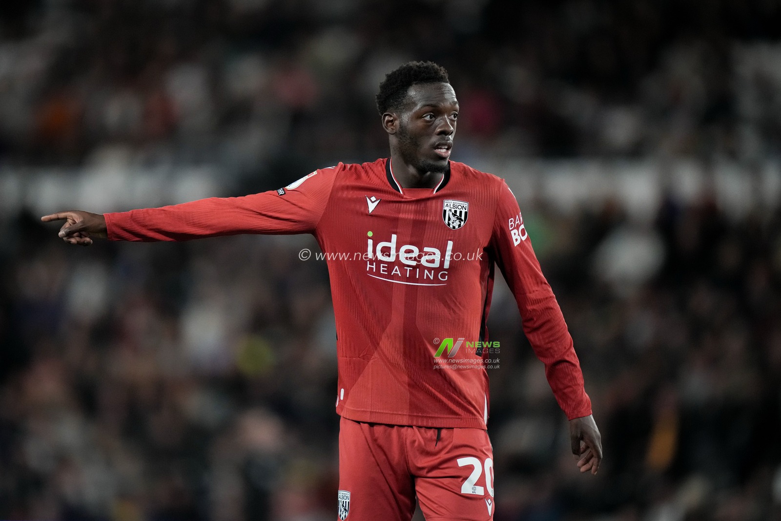Rabby Nzingoula of West Bromwich Albion gives his team instructions  during the Sky Bet Championship match Derby County vs West Bromwich Albion at Pride Park Stadium, Derby, United Kingdom on 09 September 2026

(Photo by Maynard Manyowa/News Images)