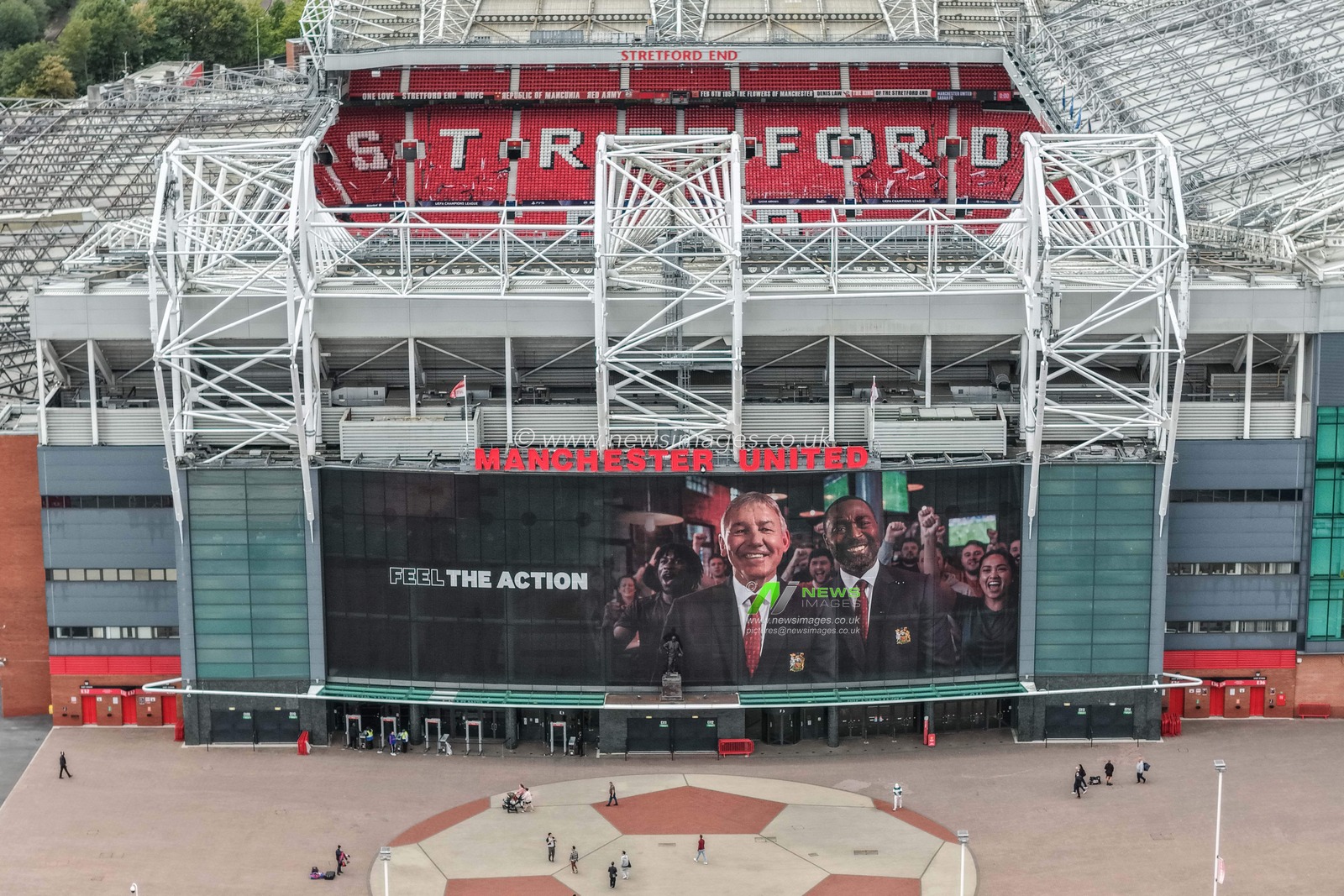 Former Manchester United players Bryan Robson and Andy Cole on the mural above the club store during the UEFA Champions League Matchday 1 of 8 match Manchester United vs Sabah FK at Old Trafford, Manchester, United Kingdom on 10 September 2026

(Photo by Mark Cosgrove/News Images)