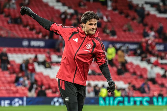 Manchester United goalkeeper Senne Lammens in the pregame warmup session during the UEFA Champions League Matchday 1 of 8 match Manchester United vs Sabah FK at Old Trafford, Manchester, United Kingdom on 10 September 2026

(Photo by Mark Cosgrove/News Images)