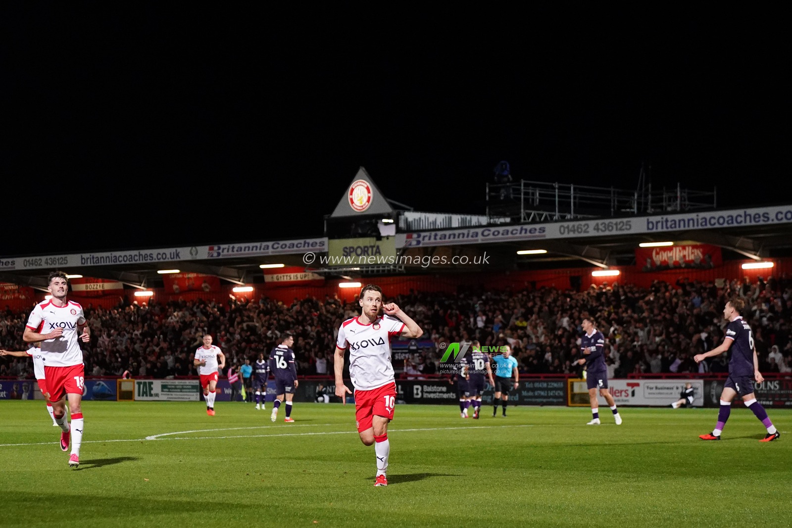 Dan Kemp of Stevenage celebrates 1-0 lead during the Sky Bet League One match Stevenage vs Luton Town at Lamex Stadium, Stevenage, United Kingdom on 10 September 2026

(Photo by Harvey Murphy/News Images)
