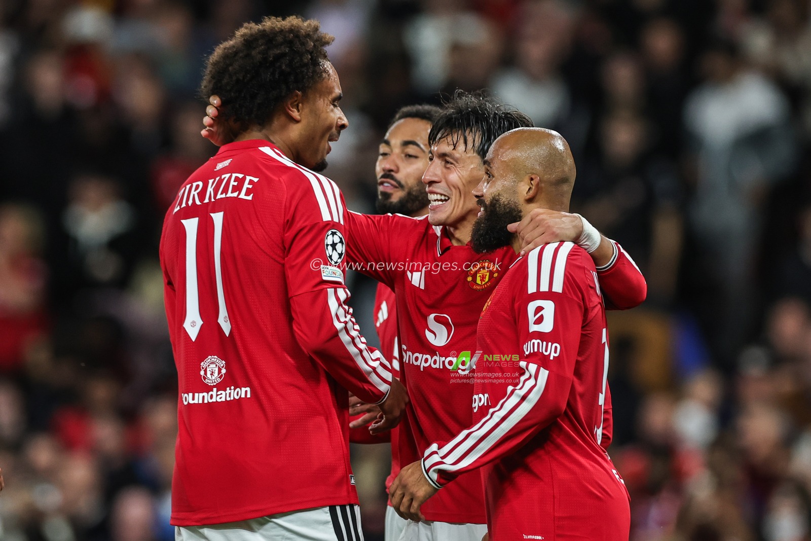 Lisandro Martinez of Manchester United celebrates his goal to make it 4-0 during the UEFA Champions League Matchday 1 of 8 match Manchester United vs Sabah FK at Old Trafford, Manchester, United Kingdom on 10 September 2026

(Photo by Mark Cosgrove/News Images)