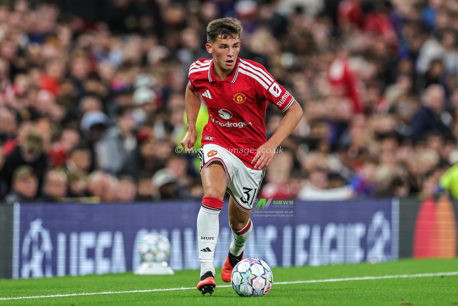 Shea Lacey of Manchester United breaks with the ball during the UEFA Champions League Matchday 1 of 8 match Manchester United vs Sabah FK at Old Trafford, Manchester, United Kingdom on 10 September 2026

(Photo by Mark Cosgrove/News Images)