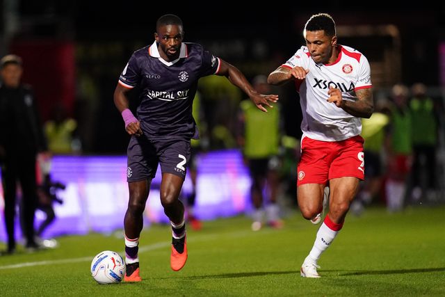 Hakeem Odoffin of Luton Town and Josh Magennis of Stevenage during the Sky Bet League One match Stevenage vs Luton Town at Lamex Stadium, Stevenage, United Kingdom on 10 September 2026

(Photo by Harvey Murphy/News Images)