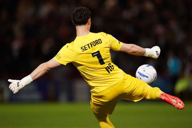 Stevenage goalkeeper Tommy Setford during the Sky Bet League One match Stevenage vs Luton Town at Lamex Stadium, Stevenage, United Kingdom on 10 September 2026

(Photo by Harvey Murphy/News Images)