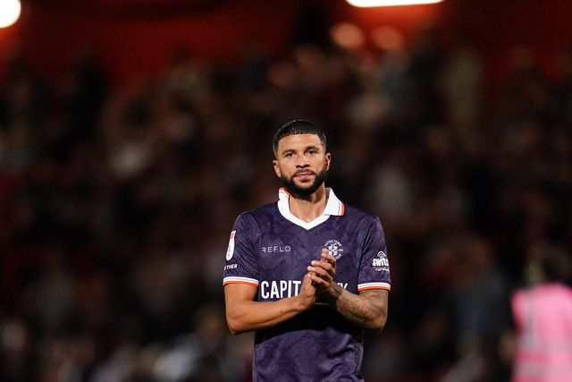 Nahki Wells of Luton Town applauds away support at full time during the Sky Bet League One match Stevenage vs Luton Town at Lamex Stadium, Stevenage, United Kingdom on 10 September 2026

(Photo by Harvey Murphy/News Images)
