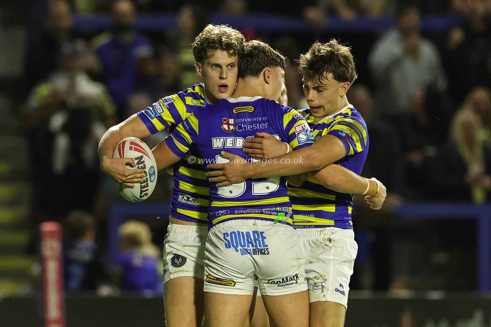 Arron Lindop of Warrington Wolves celebrates his try with teammates during the Betfred Super League round 27 match Warrington Wolves vs Toulouse Olympique at The Halliwell Jones Stadium, Warrington, United Kingdom on 11 September 2026

(Photo by Mark Cosgrove/News Images)