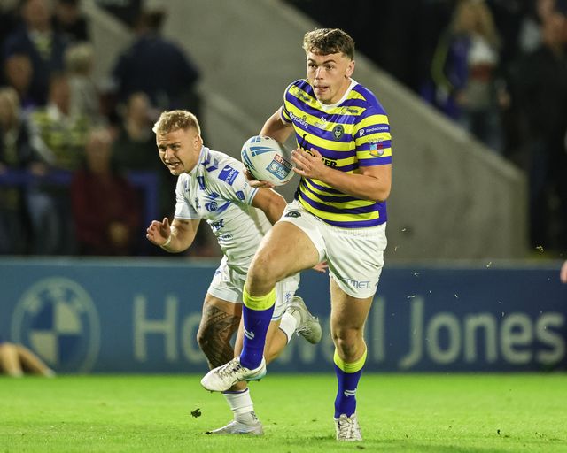 Ewan Smith of Warrington Wolves breaks with the ball during the Betfred Super League round 27 match Warrington Wolves vs Toulouse Olympique at The Halliwell Jones Stadium, Warrington, United Kingdom on 11 September 2026

(Photo by Mark Cosgrove/News Images)