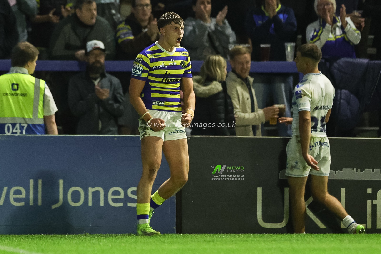 Lachlan Webster of Warrington Wolves celebrates his try during the Betfred Super League round 27 match Warrington Wolves vs Toulouse Olympique at The Halliwell Jones Stadium, Warrington, United Kingdom on 11 September 2026

(Photo by Mark Cosgrove/News Images)