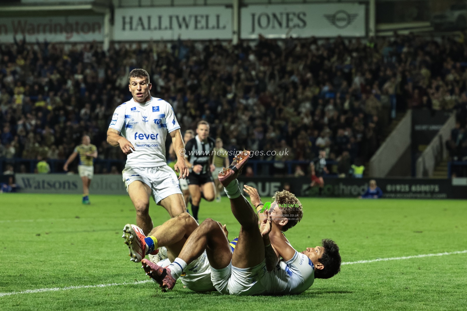 Arron Lindop of Warrington Wolves goes over for a try during the Betfred Super League round 27 match Warrington Wolves vs Toulouse Olympique at The Halliwell Jones Stadium, Warrington, United Kingdom on 11 September 2026

(Photo by Mark Cosgrove/News Images)