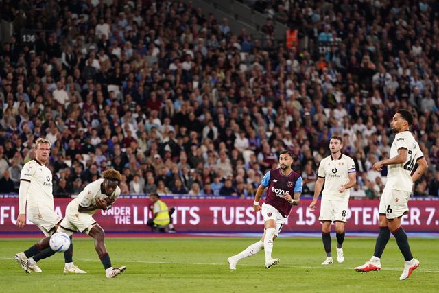 Valentin Castellanos of West Ham United scores to make it 4-0 during the Sky Bet Championship match West Ham United vs Wrexham at London Stadium, London, United Kingdom on 11 September 2026

(Photo by Harvey Murphy/News Images)