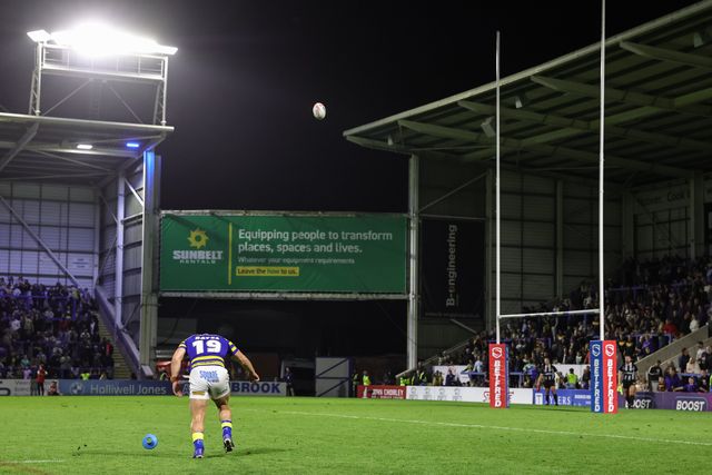 Leon Hayes of Warrington Wolves converts for a goal during the Betfred Super League round 27 match Warrington Wolves vs Toulouse Olympique at The Halliwell Jones Stadium, Warrington, United Kingdom on 11 September 2026

(Photo by Mark Cosgrove/News Images)