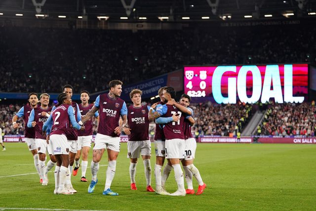 West Ham players celebrate 4-0 lead during the Sky Bet Championship match West Ham United vs Wrexham at London Stadium, London, United Kingdom on 11 September 2026

(Photo by Harvey Murphy/News Images)