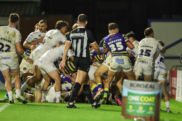 Tempers flare during the Betfred Super League round 27 match Warrington Wolves vs Toulouse Olympique at The Halliwell Jones Stadium, Warrington, United Kingdom on 11 September 2026

(Photo by Mark Cosgrove/News Images)