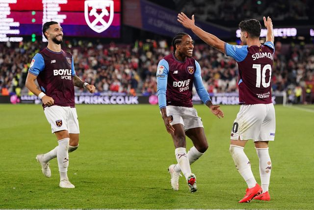 West Ham players celebrate Manor Solomon of West Ham United goal during the Sky Bet Championship match West Ham United vs Wrexham at London Stadium, London, United Kingdom on 11 September 2026

(Photo by Harvey Murphy/News Images)