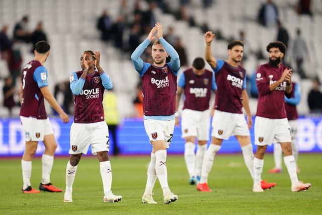 West Ham players applaud home support at full time during the Sky Bet Championship match West Ham United vs Wrexham at London Stadium, London, United Kingdom on 11 September 2026

(Photo by Harvey Murphy/News Images)
