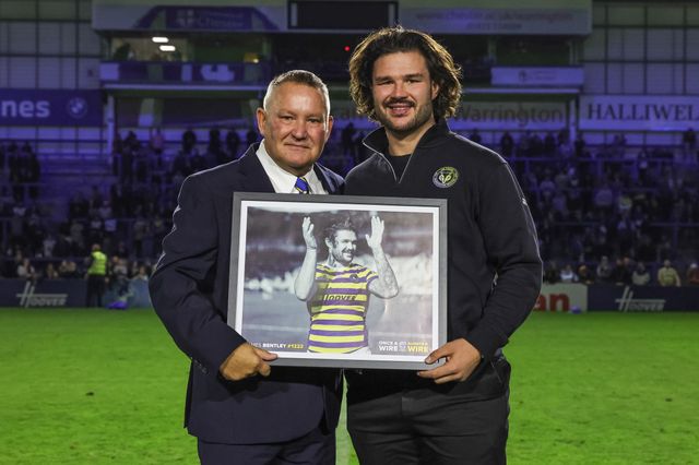 James Bentley of Warrington Wolves receives a presentation from Warrington Wolves chairman Stuart Middleton during the Betfred Super League round 27 match Warrington Wolves vs Toulouse Olympique at The Halliwell Jones Stadium, Warrington, United Kingdom on 11 September 2026

(Photo by Mark Cosgrove/News Images)