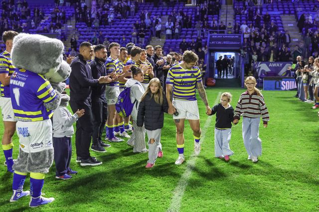 Sam Powell of Warrington Wolves walks out to a guard of honour during the Betfred Super League round 27 match Warrington Wolves vs Toulouse Olympique at The Halliwell Jones Stadium, Warrington, United Kingdom on 11 September 2026

(Photo by Mark Cosgrove/News Images)