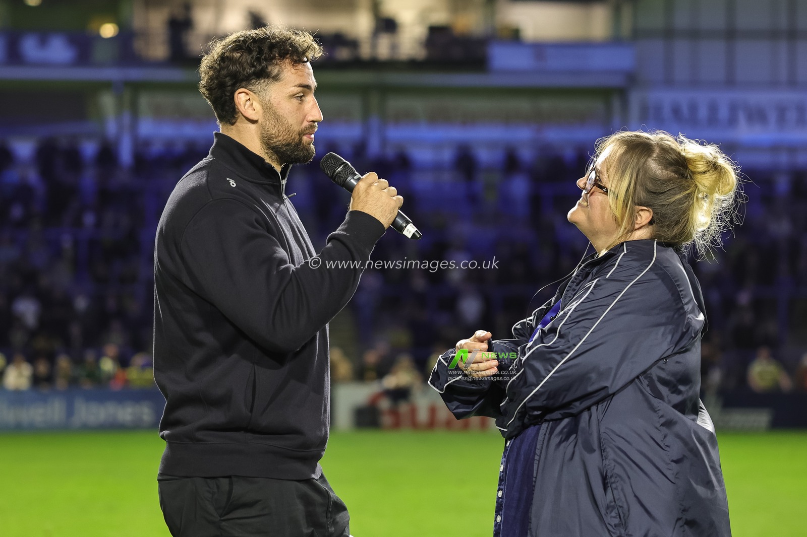 Toby King of Warrington Wolves speaks to the fans during the Betfred Super League round 27 match Warrington Wolves vs Toulouse Olympique at The Halliwell Jones Stadium, Warrington, United Kingdom on 11 September 2026

(Photo by Mark Cosgrove/News Images)
