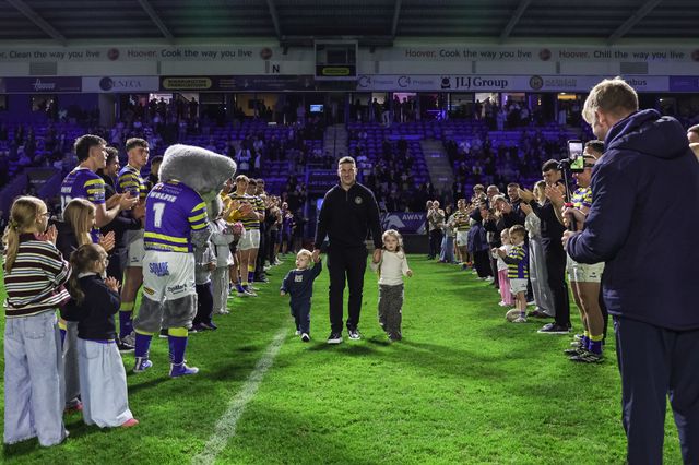 George Williams of Warrington Wolves walks down a guar of honour during the Betfred Super League round 27 match Warrington Wolves vs Toulouse Olympique at The Halliwell Jones Stadium, Warrington, United Kingdom on 11 September 2026

(Photo by Mark Cosgrove/News Images)