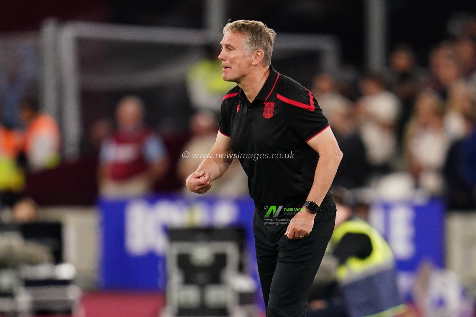 Phil Parkinson manager of Wrexham during the Sky Bet Championship match West Ham United vs Wrexham at London Stadium, London, United Kingdom on 11 September 2026

(Photo by Harvey Murphy/News Images)